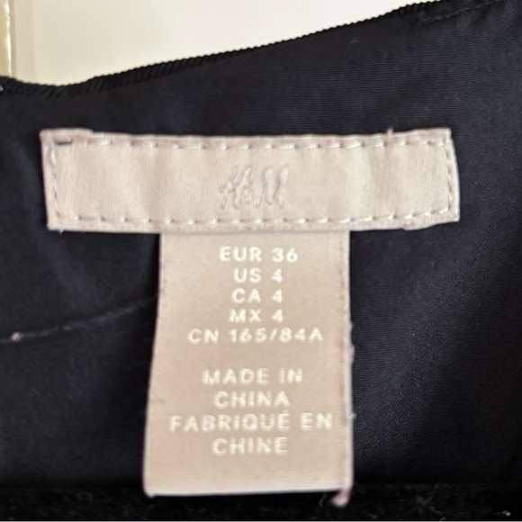 H&M Women’s Sleeveless Surplice Tie Waist Wide Leg Jumpsuit, Sz 4 - Picture 4 of 8